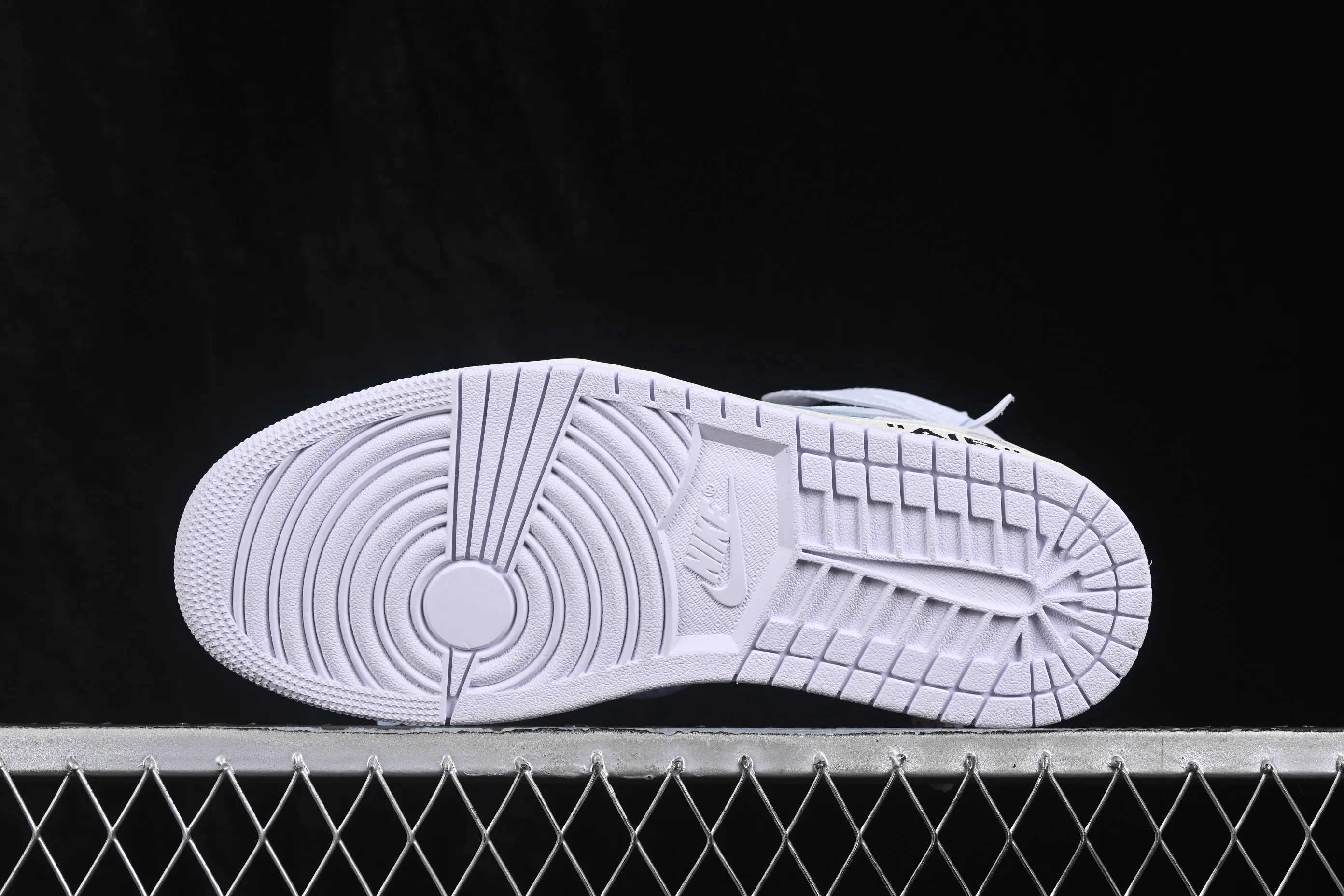 All categories Air Jordan Jordan series basketball shoes Air Jordan 1 High Off White x Air Jordan OW AJ1 Joe 1 joint white high-top basketball shoes AA3834-100
